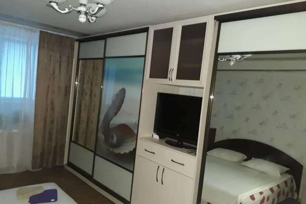 Levoberezhnaya Metro Station, Exhibition Center Daire Kiev